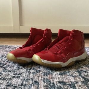 "Air Jordan 11 Retro GS: Celebrating Victory and Triumph"